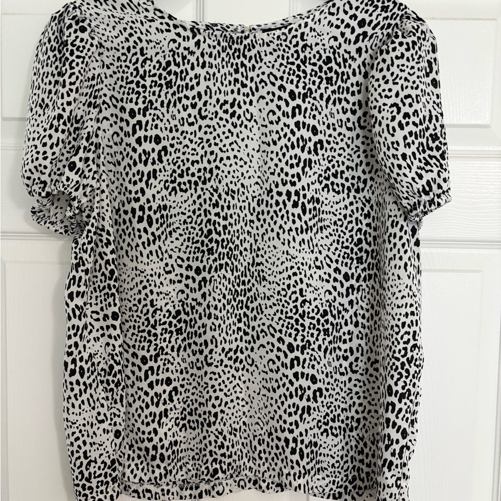 Worthington Black and White Leopard Print Puff Sleeve Blouse